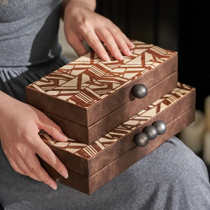 Vintage American Retro Leather Storage Box Medieval Style Decorative Painting Ornament for Porch Fireplace Cabinet Home Soft