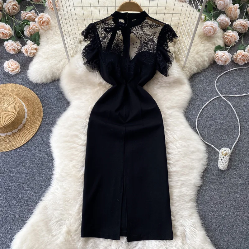 فستان دانتيل بتصميم عتيق مع فتحات، خصر مرتفع، تنحيف الجسم، شق مثير، تنورة ضيقة، سحاب، رقبة مستديرة، أكمام طويلة، تصميم على شك...