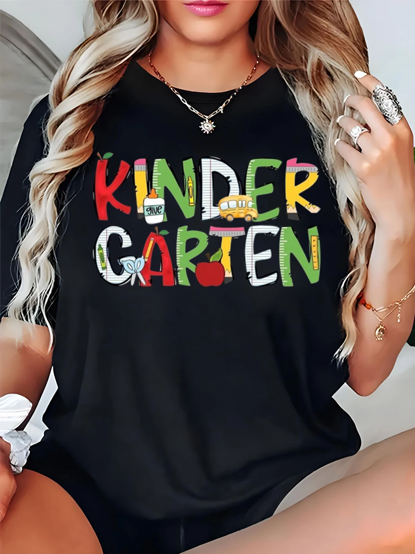 

Женская рубашка для учителя детского сада, школьный автобус, футболка с принтом яблока «Снова в школу», женская футболка