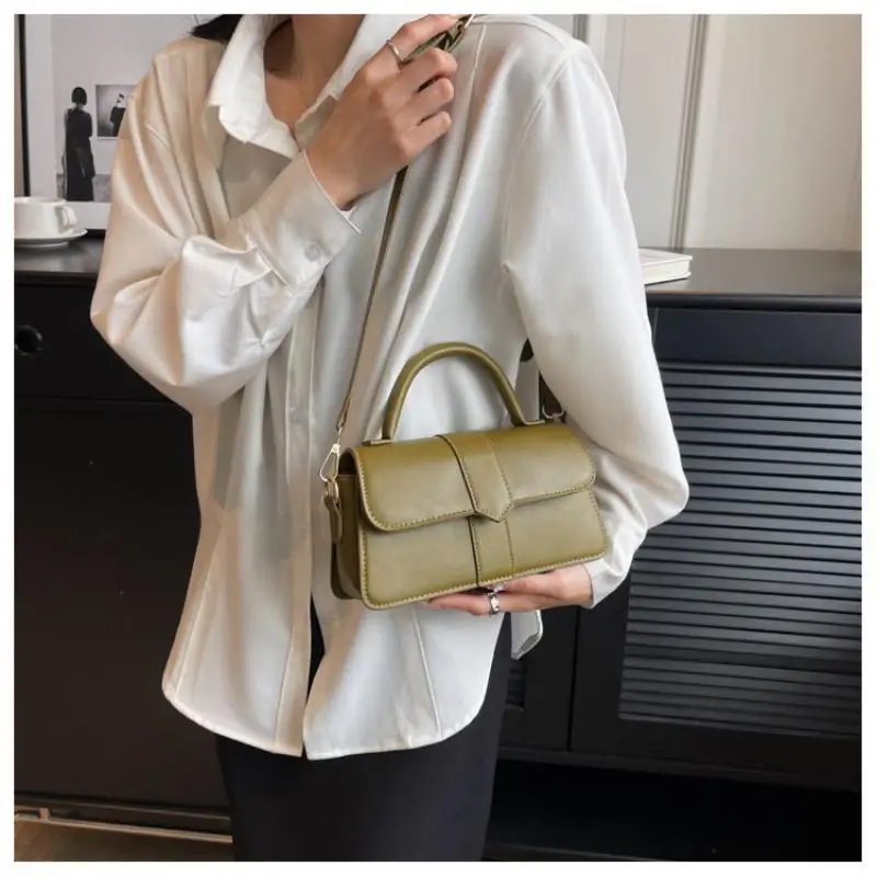 Senior sense niche design shoulder bag Summer new niche crossbody bag with retro hand bag small square bag