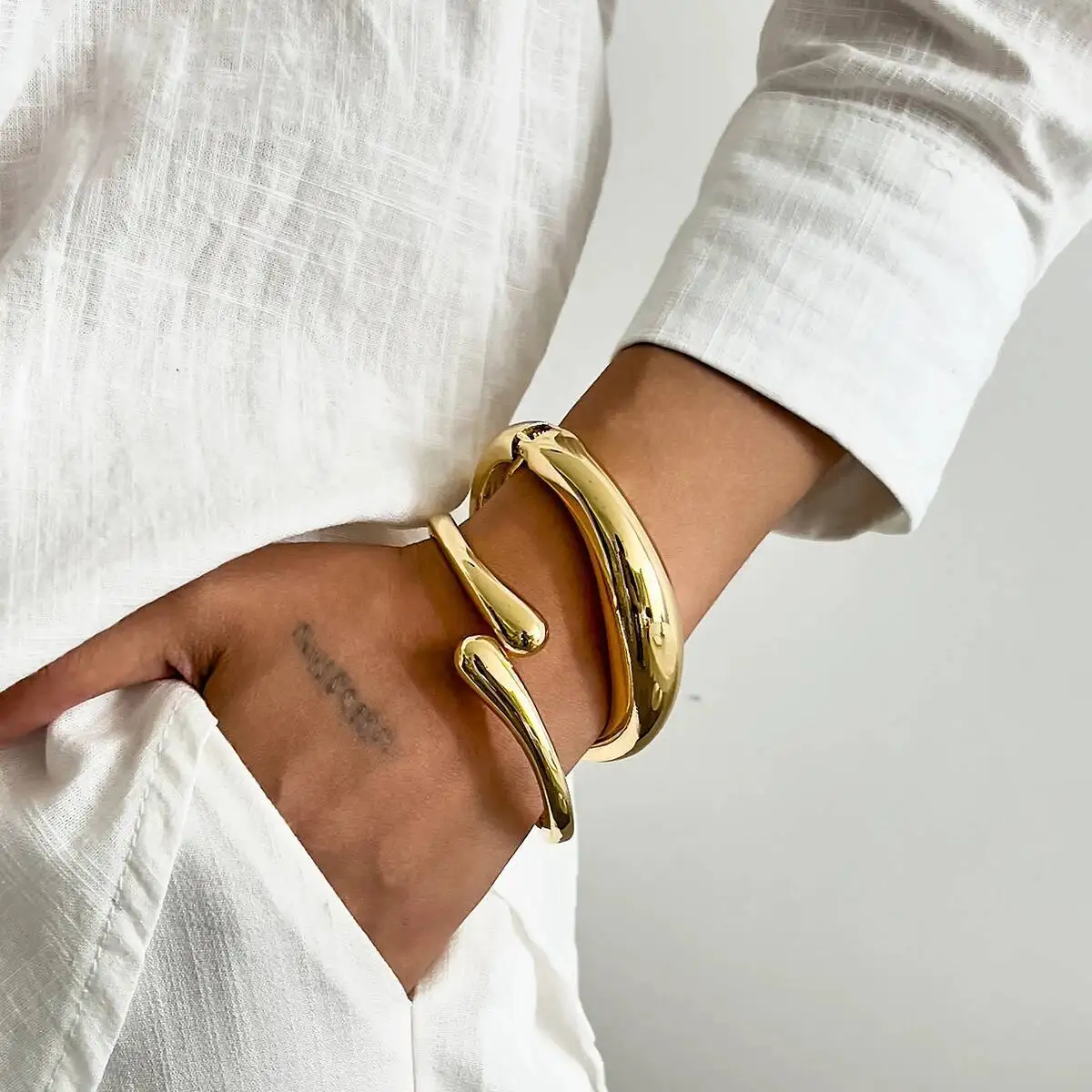 SHIXIN Glossy Irregular Waterdrop Open Bangle Bracelet for Women Minimalist Smooth Surface Stackable Spring Bangle Charm Jewelry