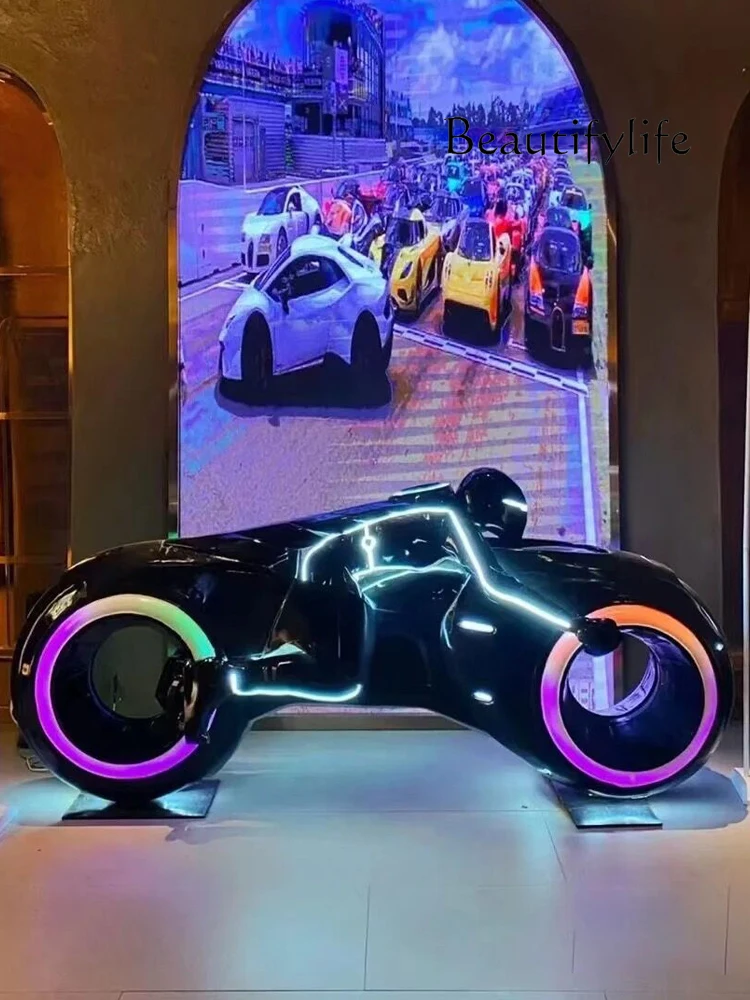 Trend future locomotive luminous sculpture bar KTV drainage camera clock in shopping mall store floor decoration ornament