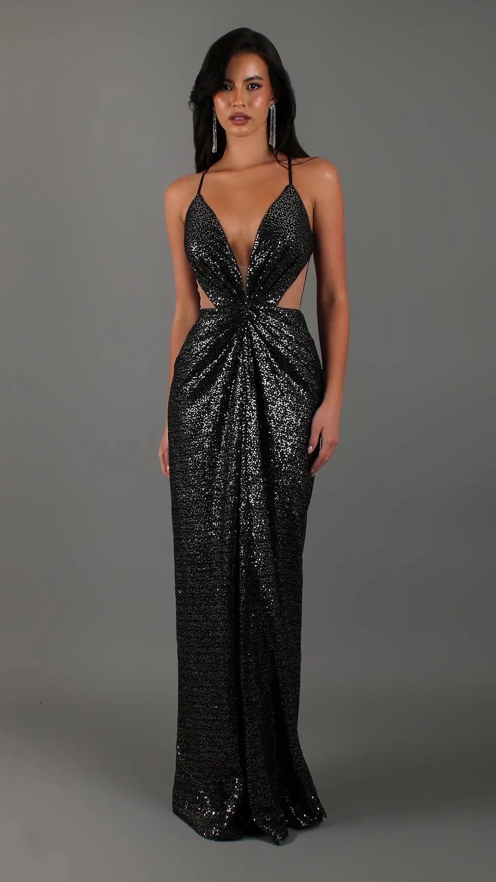 Seksowne czarne suknie wieczorowe z cekinową siateczką, głęboki dekolt w serek, wycięcia, odkryte plecy, sznurowane, długie suknie balowe na studniówkę, szyte na miarę.
