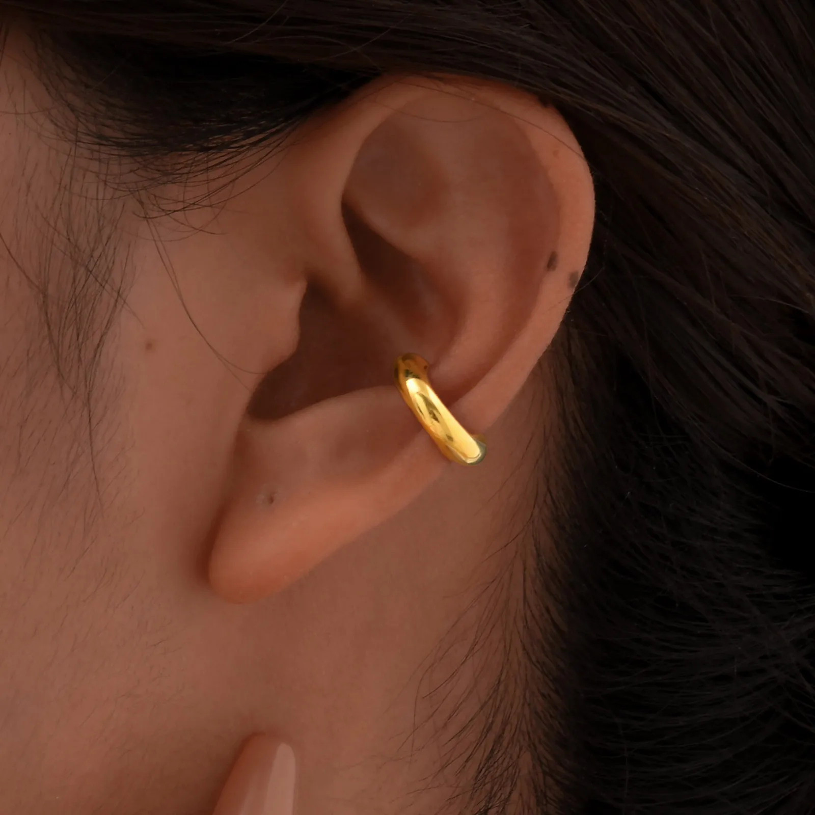 

Statement Hollow Ear Bone Clamp for Women Girls,Gold Color Stainless Steel Fake Piercing C-shaped Ear Bone Clip,Fashion Jewelry