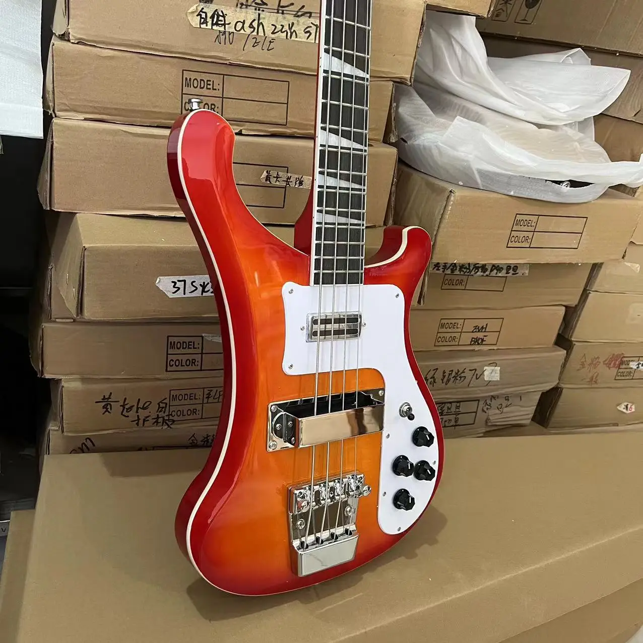 2026 new  Bass Guitar,Cherry Sunburst，neck through body，4 String bass, Rosewood Fingerboard, 4003 view 3