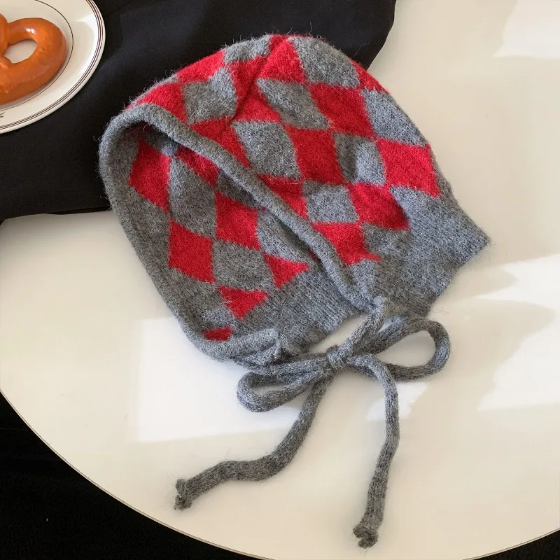 Koreanische Retro-Diamantgitter-Schnürmütze, gestrickte Mütze für Damen, Herbst- und Winterwärme, Ohrenschutz, vielseitige Bombermütze – Detail 7