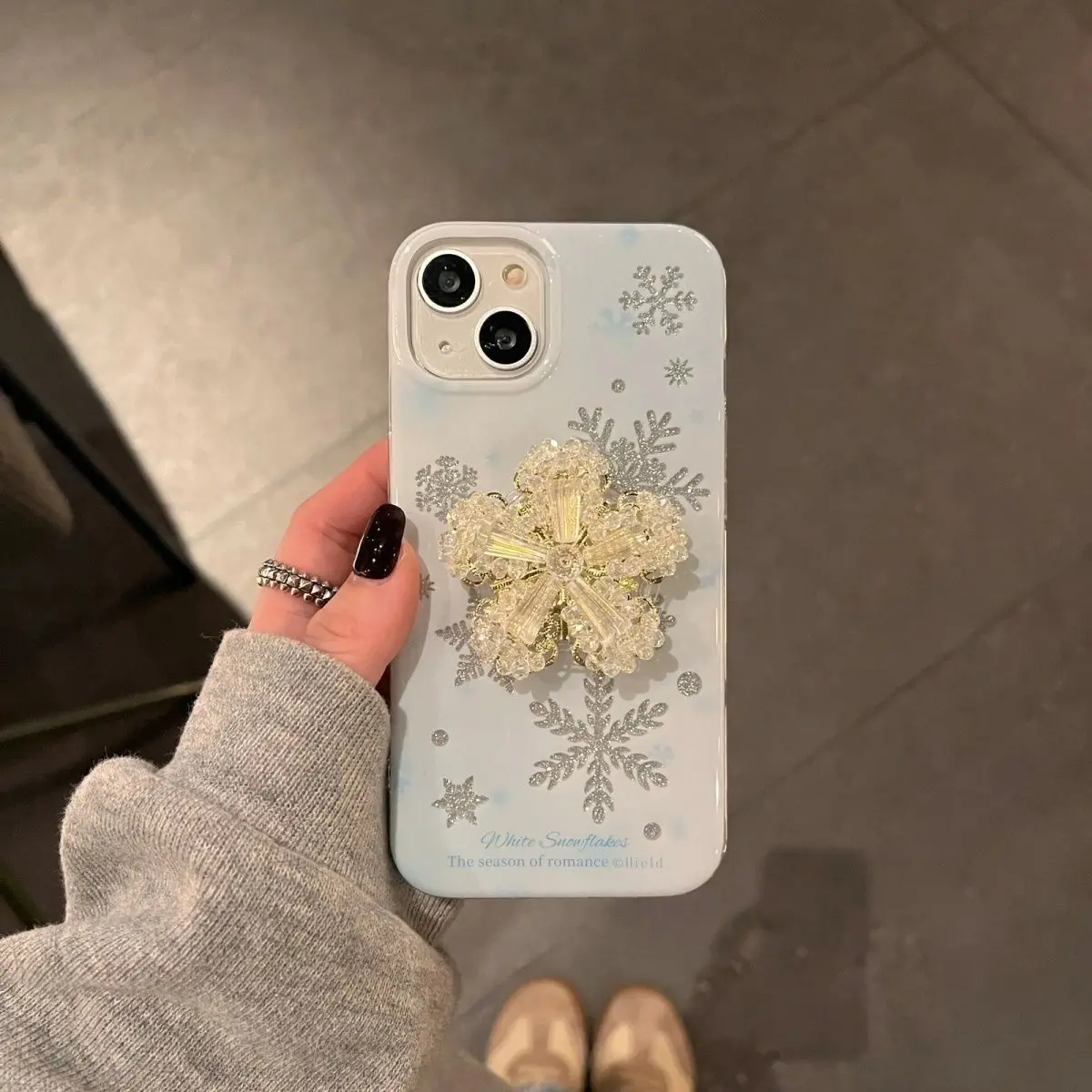 Wind Blue Glittering Pink Snowflake Stand Phone Case for iPhone 15 Promax 14 13 12 11 Fashion Girl Phone Back Cover