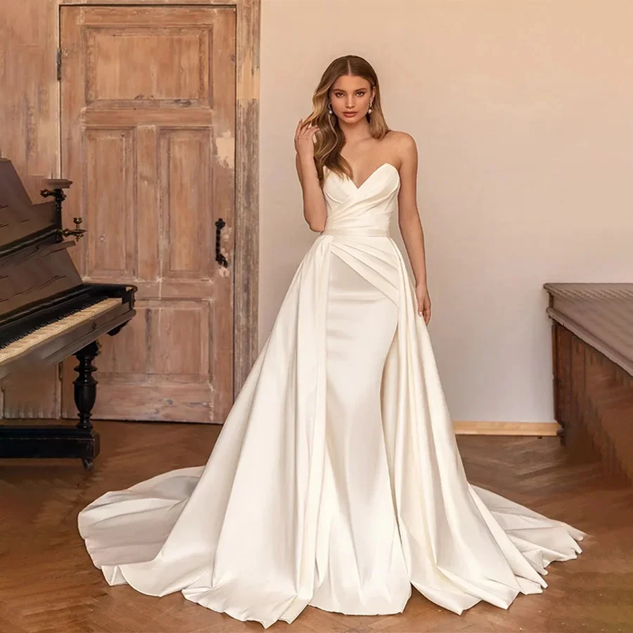Luxury Elegant Mermaid Satin Wedding Dress, Detachable Skirt with Backless Lace-up Design, Customizable Evening Wedding Gown.
