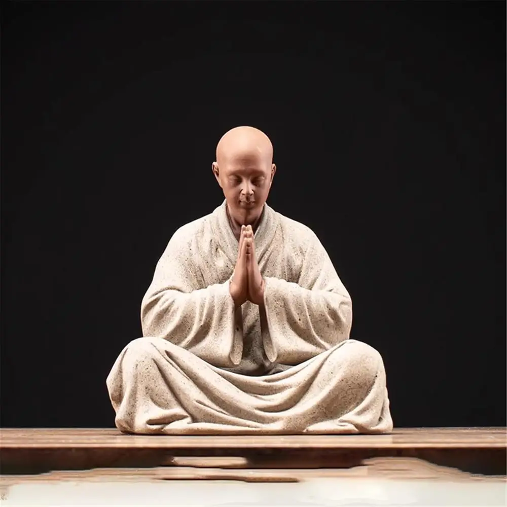 

Глиняная фигурка чайного питомца «Монах Зен», ручная работа, для декора чайных столиков и чайных комнат, стиль 3.