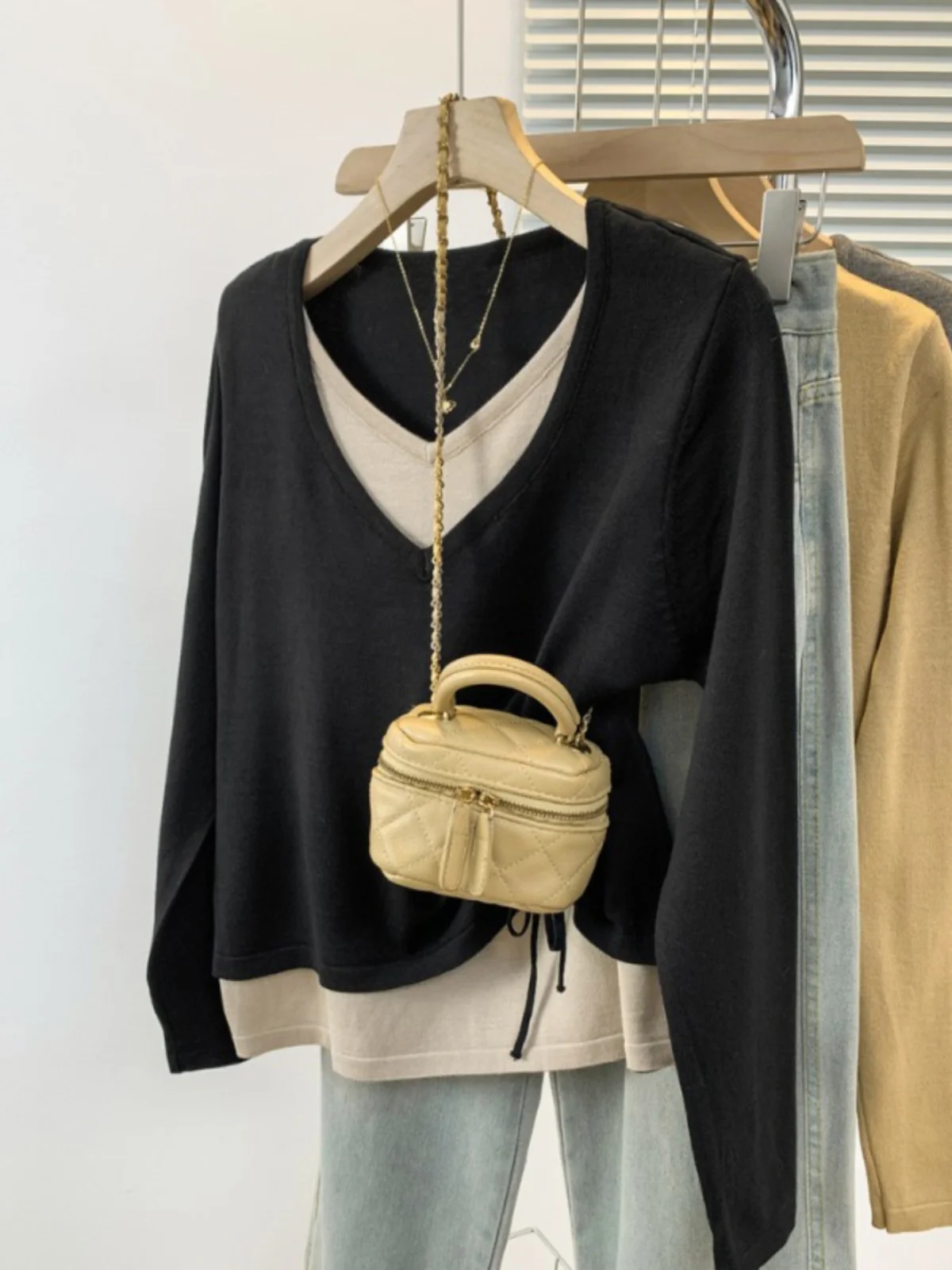 V-Neck Long Sleeve Knitted Sweater Women's Base Layer Top Drawstring Two-Piece Illusion Autumn plus Size Fashion Outerwear