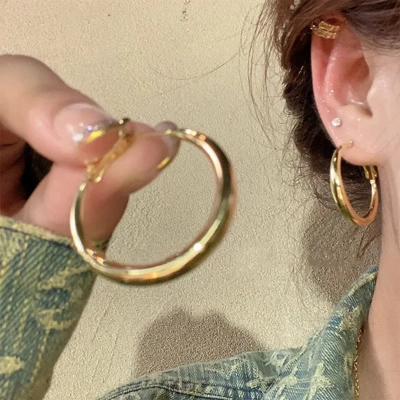 Einfache geometrische runde große Edelstahl-Creolen für Frauen, Übertreibung, Kreis, Braut-Ohrring, Schmuck, Zubehör, Geschenke