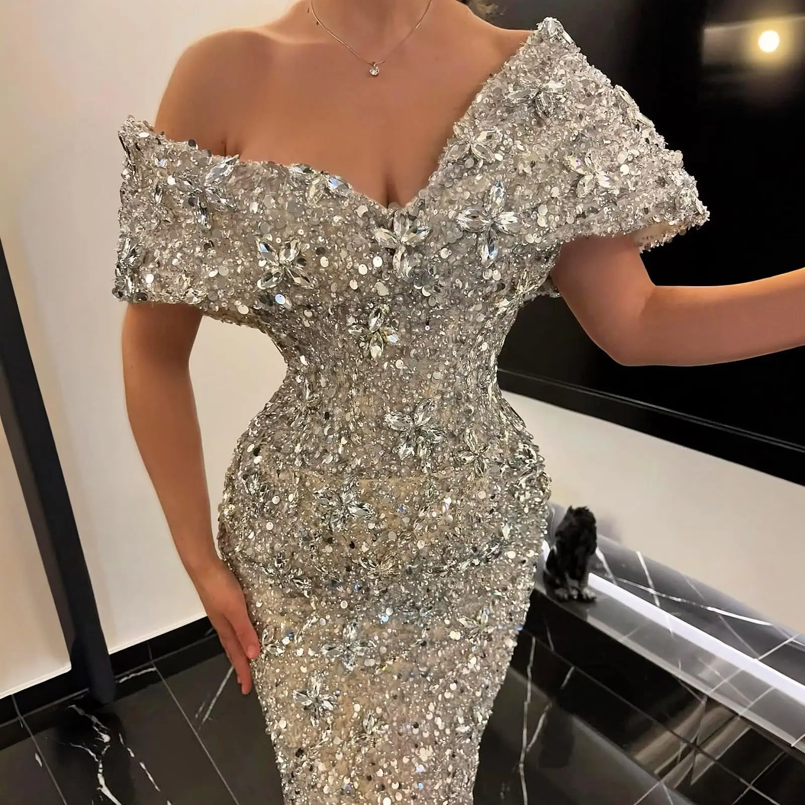 V-Neck Crystal Evening Gown Rhinestone Ball Gown Cocktail Dress Silver Mermaid Dress New Custom-Made Gown