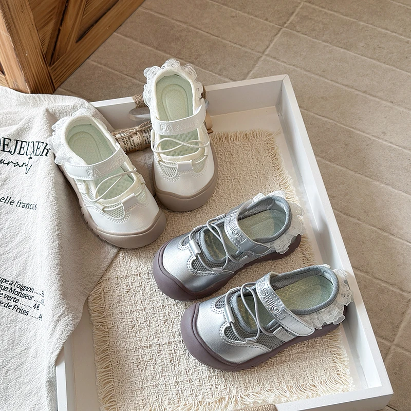 

Детские повседневные сандалии для девочек с перфорацией, нескользящие, с закрытым носком, защита от ударов, лето 2026, новинка, пляжная обувь для детей, сетчатые, дышащие