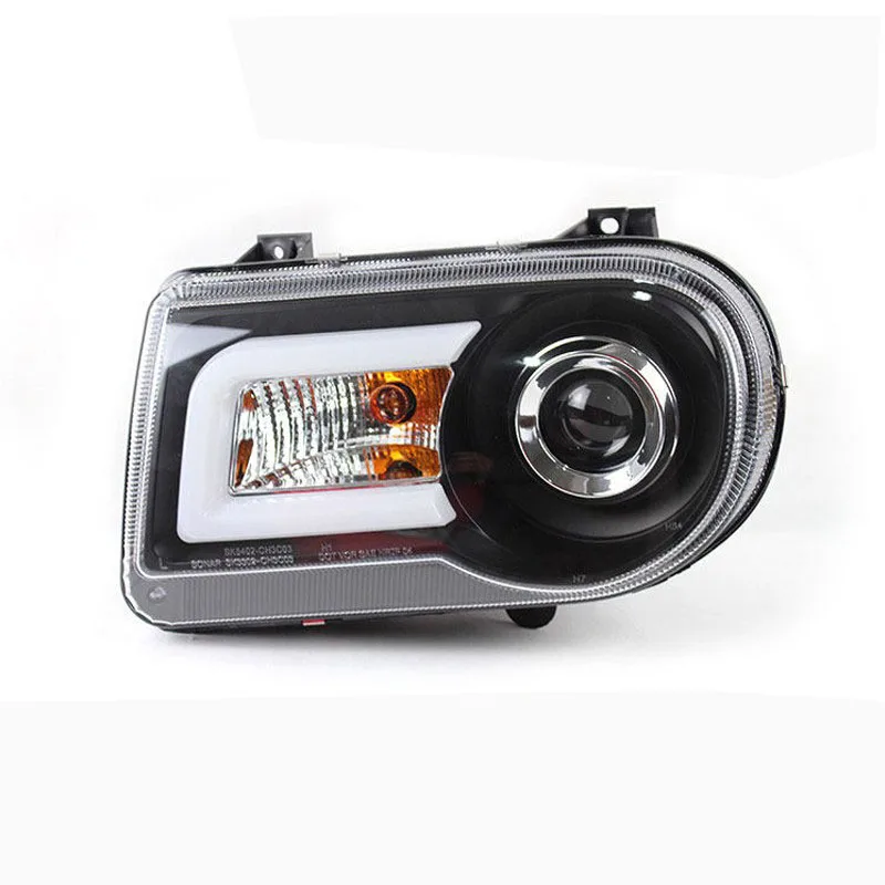 

Модифицированная ксеноновая фара в сборе для Chrysler 300C C-Type 2005-2013 годов с LED световодом, цветовая температура 6000K, новое состояние
