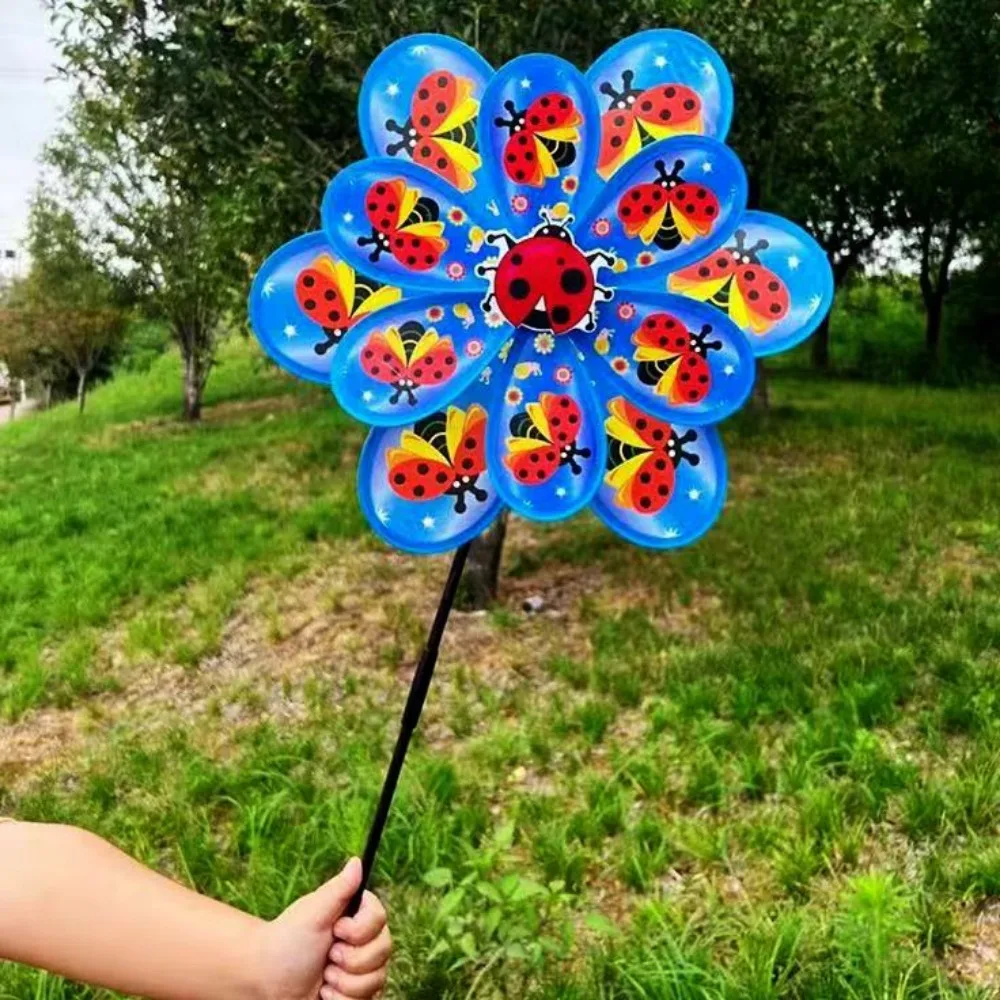 دوامة رياح متعددة الأنماط على شكل حشرات براقة، دوامة رياح كرتونية مزدوجة الطبقات دوارة، ألعاب تقليدية للحدائق والساحات