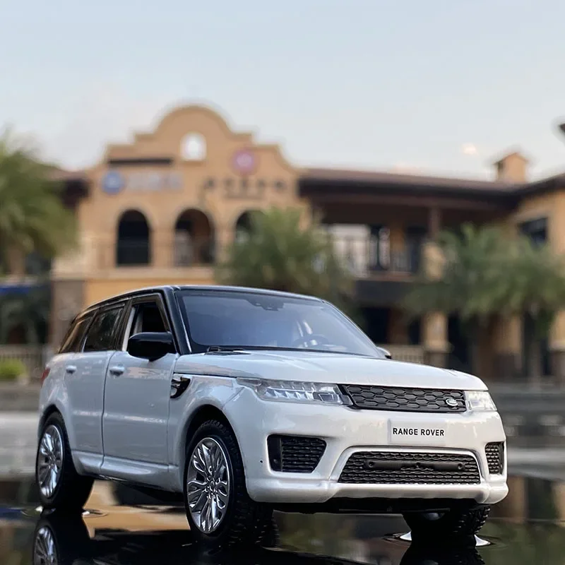 رينج روفر سبورتس SUV سبيكة سيارة 1:32 نموذج دييكاست ولعبة المركبات نموذج سيارة معدنية محاكاة الصوت والضوء لعبة هدية