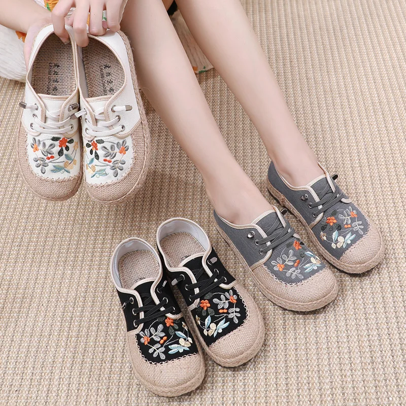 Women Embroidered Shoes Ethnic Style Floral Round Toe Lightweight Loafers Comfortable Walking Casual Flats Zapatos Para Mujer