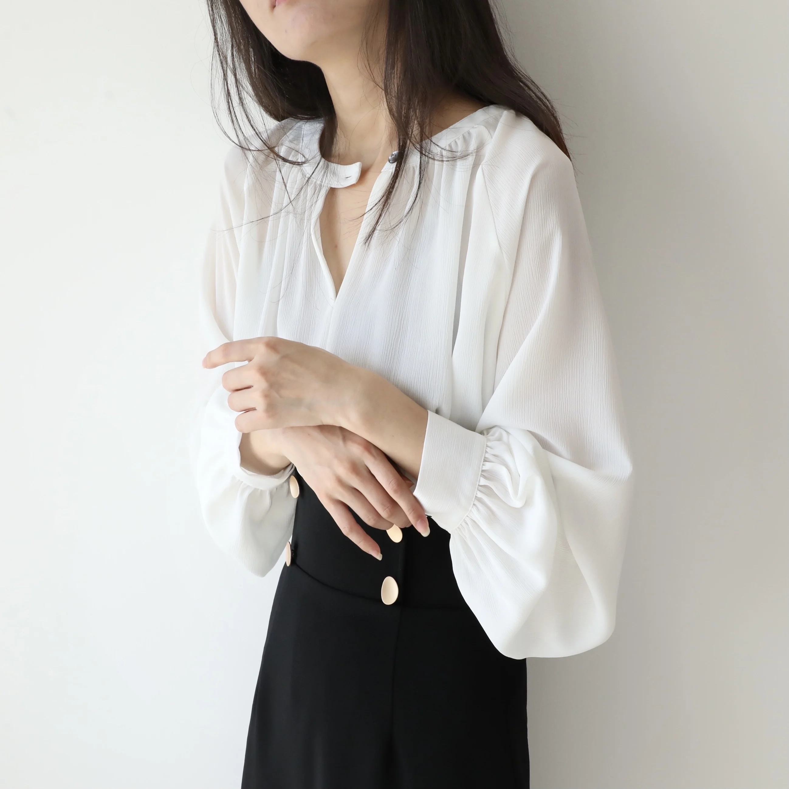 

Женская белая шифоновая блузка XINER с защитой от солнца, летняя, с рукавами-фонариками, V-образным вырезом, для повседневной носки, с длинными рукавами, стандартный крой, размер L