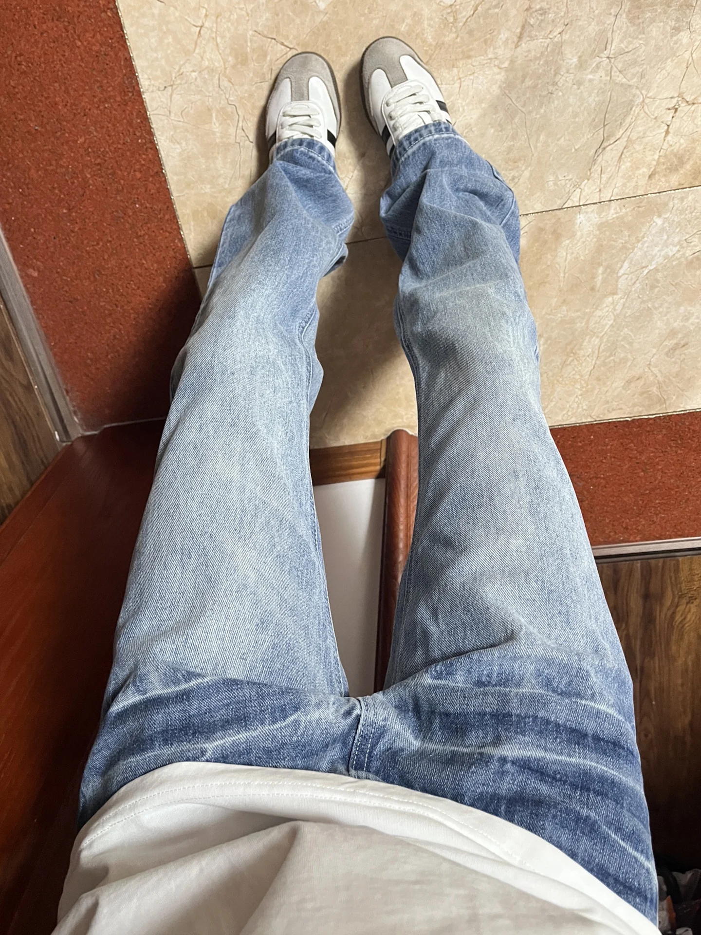 

Светло-голубые мужские джинсы с узором молнии, с высокой талией, расклешенные, прямого кроя, повседневные, молодежные, модные, осенние