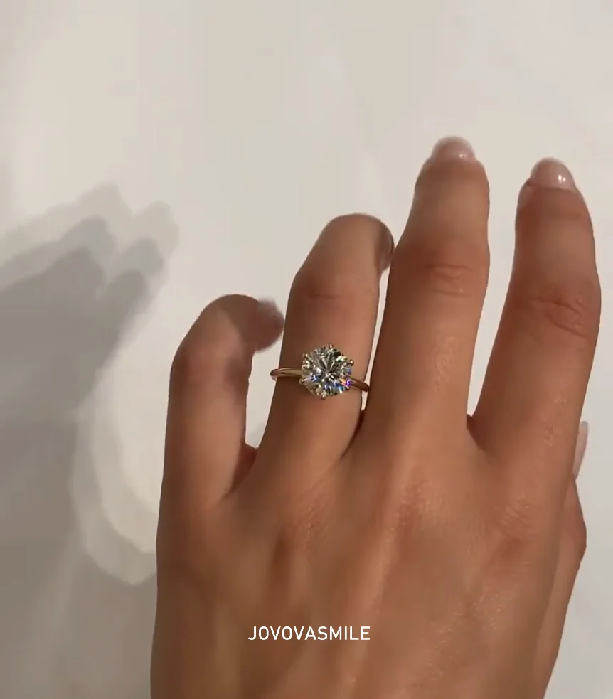 JOVOVASMILE-Anillo de boda de moissanita VVS1, sortija de boda de 2,5 quilates, corte brillante redondo, chapado en plata, oro amarillo de 6 puntas, 8,5mm