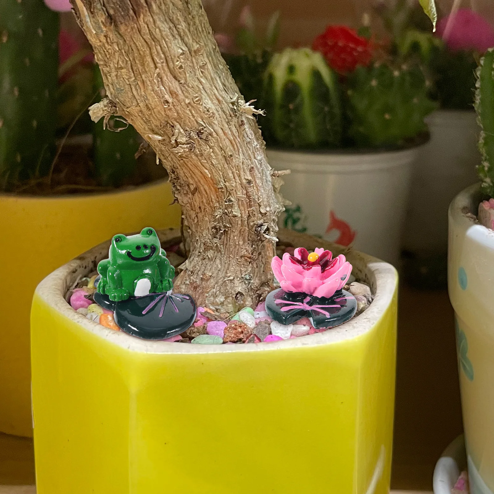 

1 set 1 Set Mini Lotus Leaf Ornaments Frog Figurines Resin Garden Decor For House Fish Tank Micro Landscape Miniatures