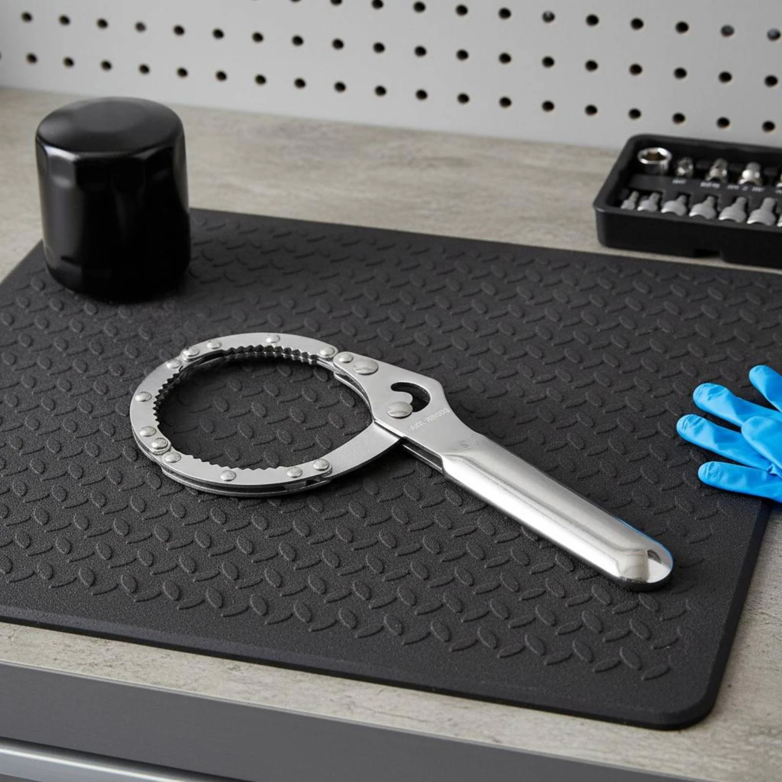 

Oil Strainer Chain Wrench Non-Slip Grip Oil Strainer Removal Tool Adjustable Strap Wrench Long-Lasting Sturdy Duty