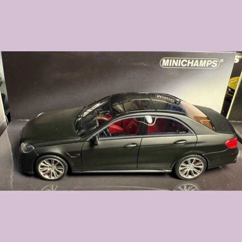 

Minichamps 1:43 850 E63 2015 Diecast Model Car Limited edition