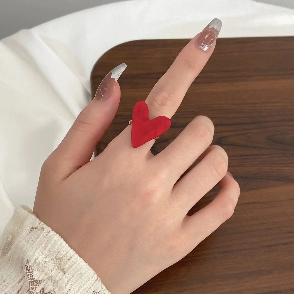 Fashionable Red Lar…