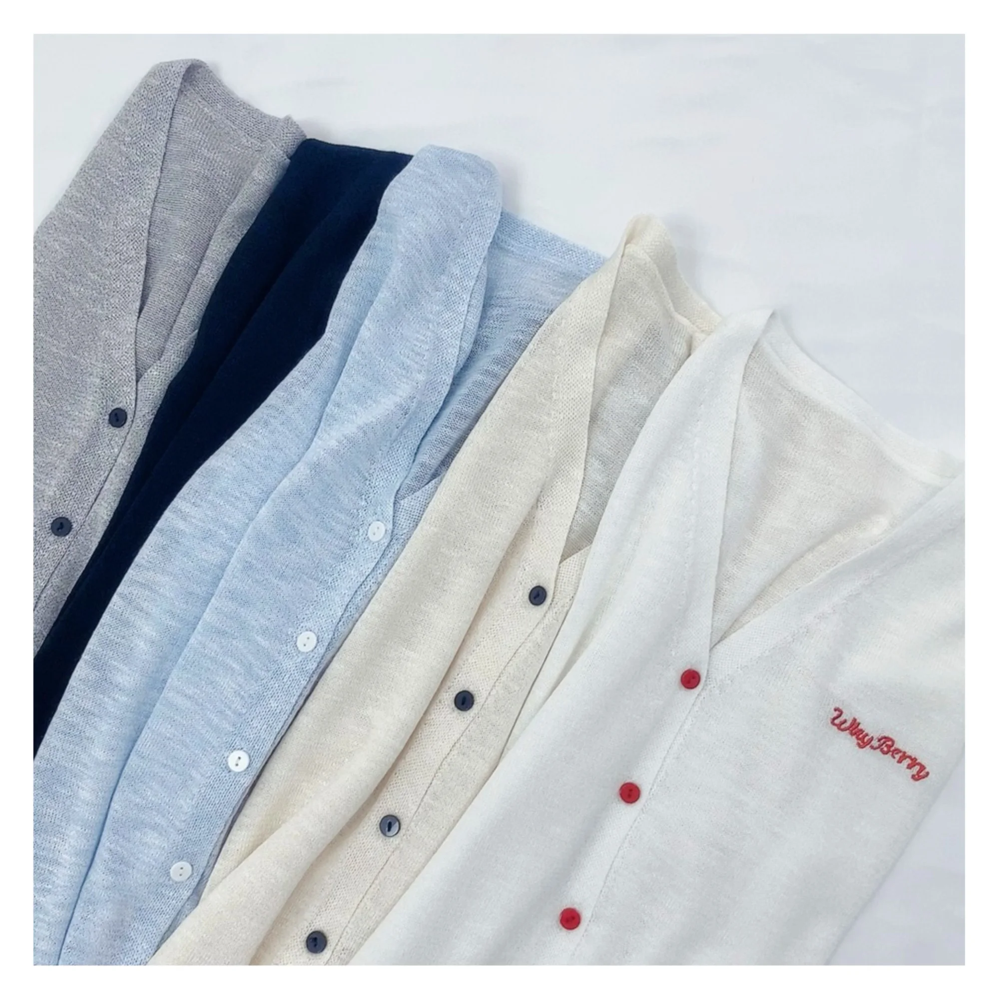 سترة تريكو نسائية بأكمام طويلة موضة غير رسمية على طراز بريبي تريكو 2025 ربيع وخريف بلوزة نسائية مطرزة متعددة الاستخدامات