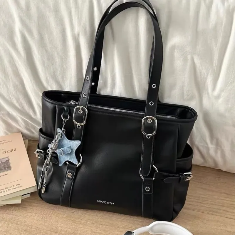 Retro Hot Girl Handbag Women PU Leather Large Capacity Black Tote Bag Ladies Fashion Sweet Star Versatile Shoulder Bag 2026 New view 5
