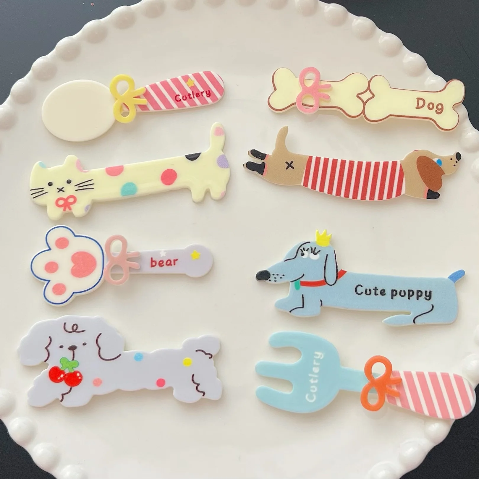 MINISO-Cabochons en résine à dos plat, animaux mignons de dessin animé, matériel d'artisanat, fabrication de bijoux, breloques, 2 pièces