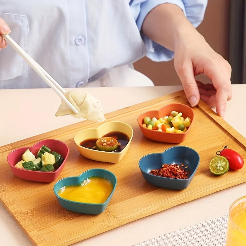 6Pcs Heart-shaped Sauce Dipping Bowls Wheat Straw Soy Sauce Dishes, Mini Dinnerware Plate Condiment Dish for Paste Jam