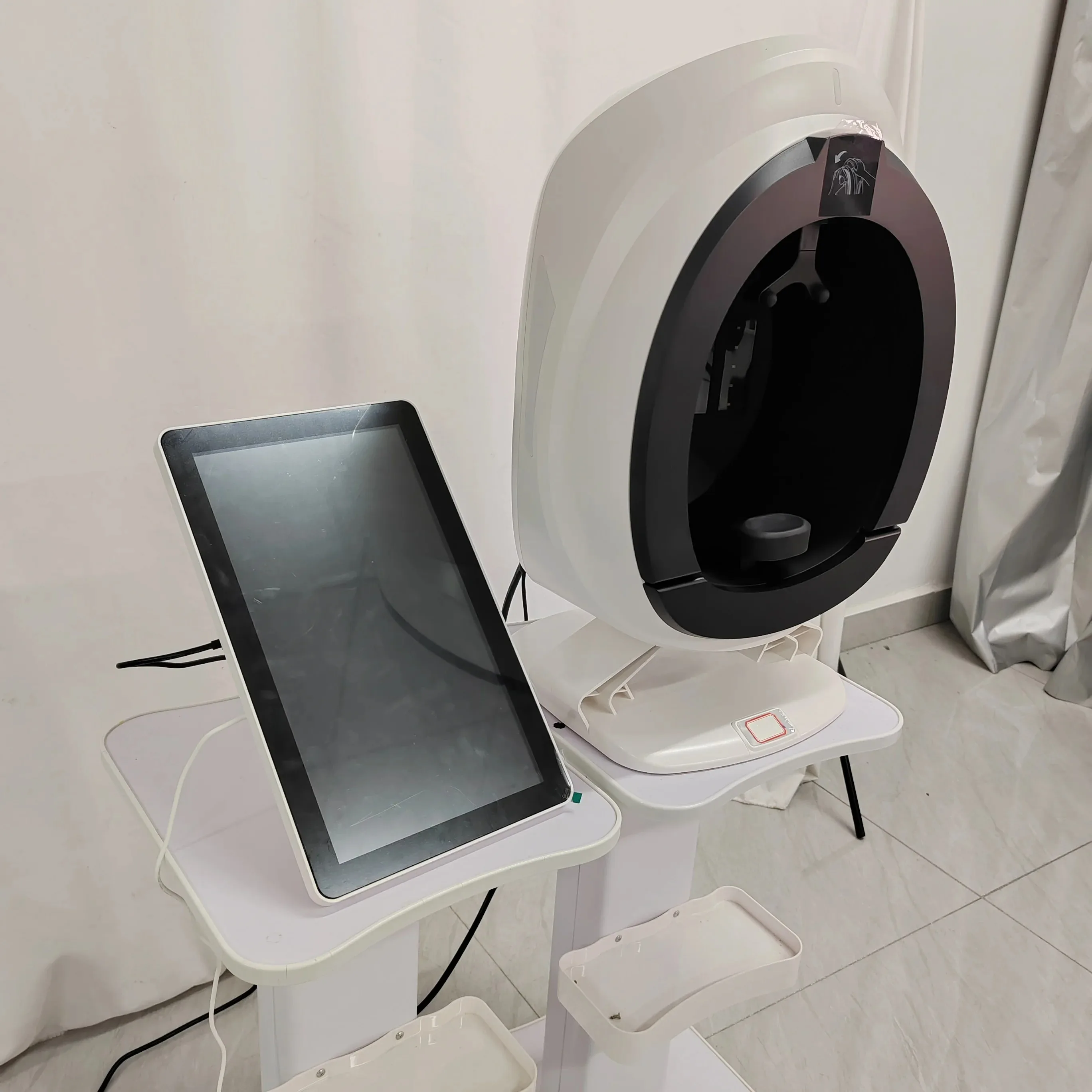 New 3D Facial Skin Analyzer Machine 15.6 inch Skin Analyzer Facial Machine 8 Light Spectrum Skin Analysis Scanner