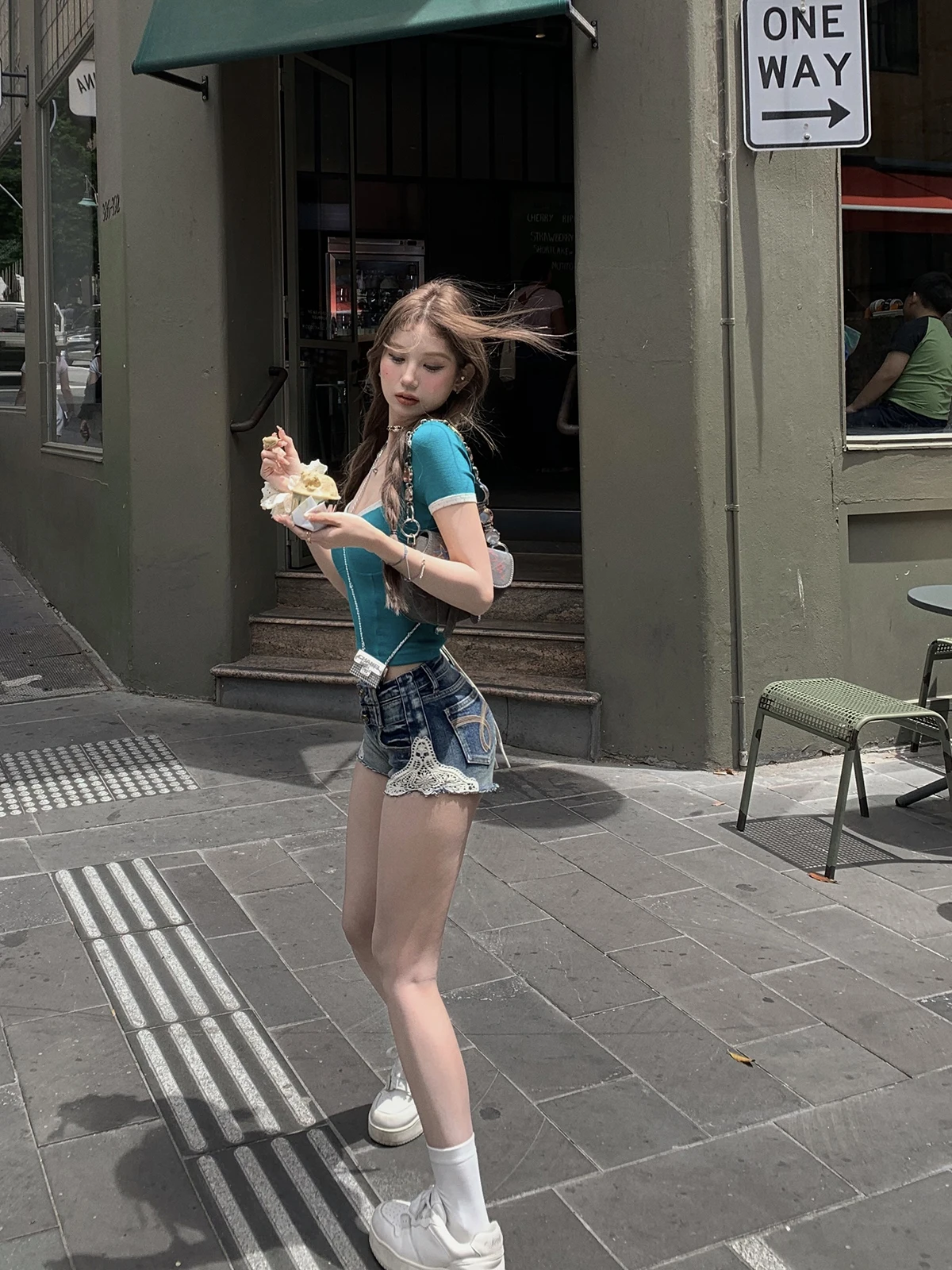 

Tongiiuu Retro Spicy Girl Low Waist Denim Shorts Women's Lace Splice Bodycon Hot Pants Summer Style Commute Deep Color