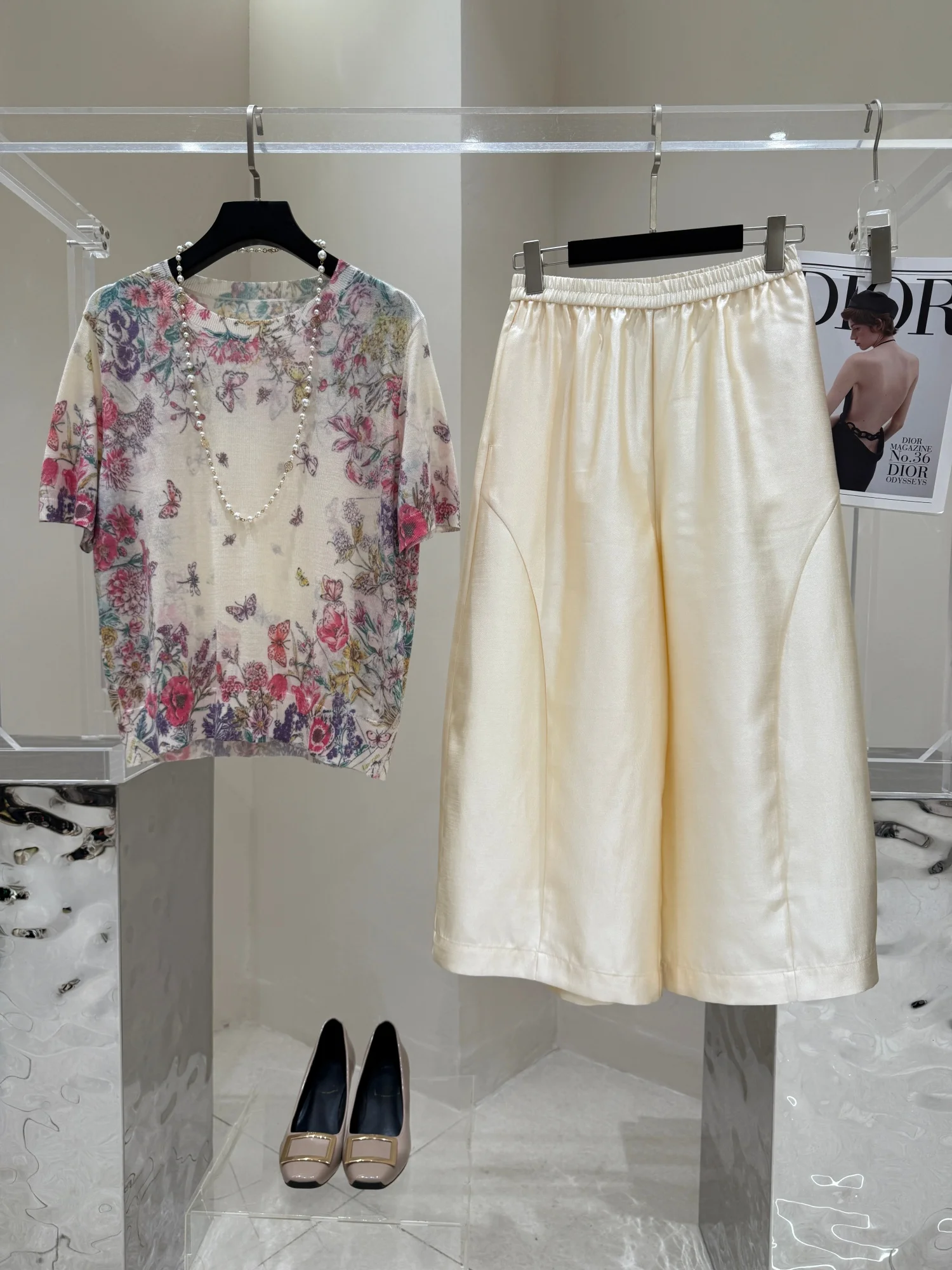 

Элегантный модный комплект-двойка для женщин среднего возраста: летняя новинка, легкий, роскошный, высококачественный, с принтованным узором