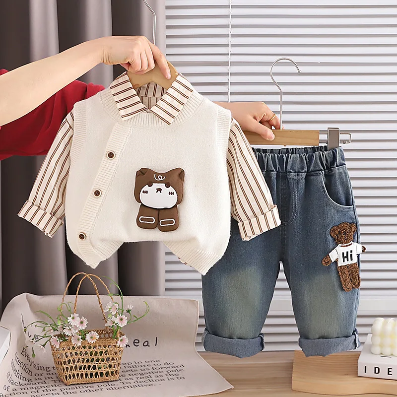 set-di-abbigliamento-per-bambini-2026-primavera-autunno-vestiti-per-neonati-maschi-maglione-con-cartoni-animati-coreani-camicie-jeans-completo-3-pezzi-per-bambini