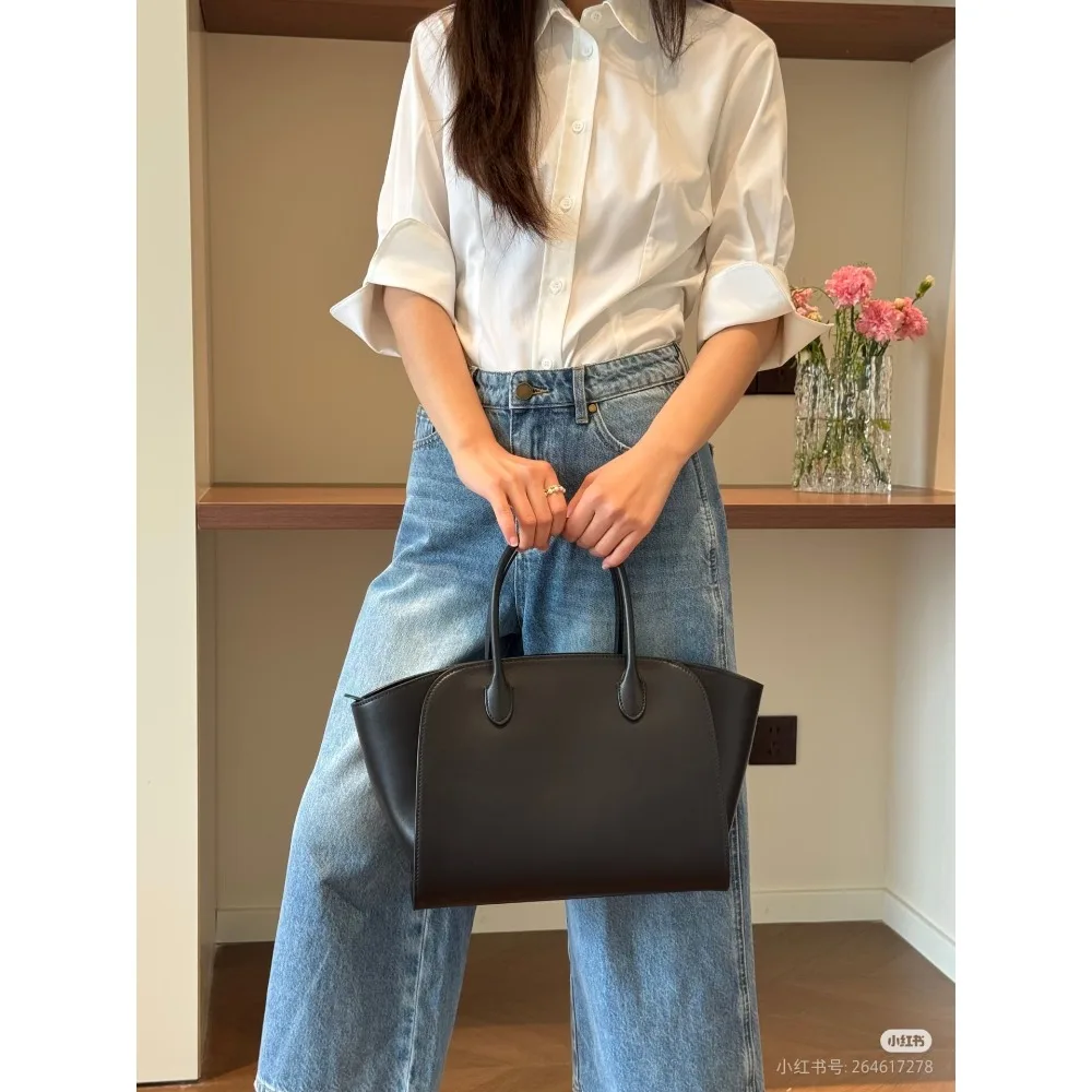 

Old Money Wind Tote Bag Handbag Shopping Texture Unique Fashion Simple Casual Daily Exquisite Versatile Underarm Women's NO LOGO