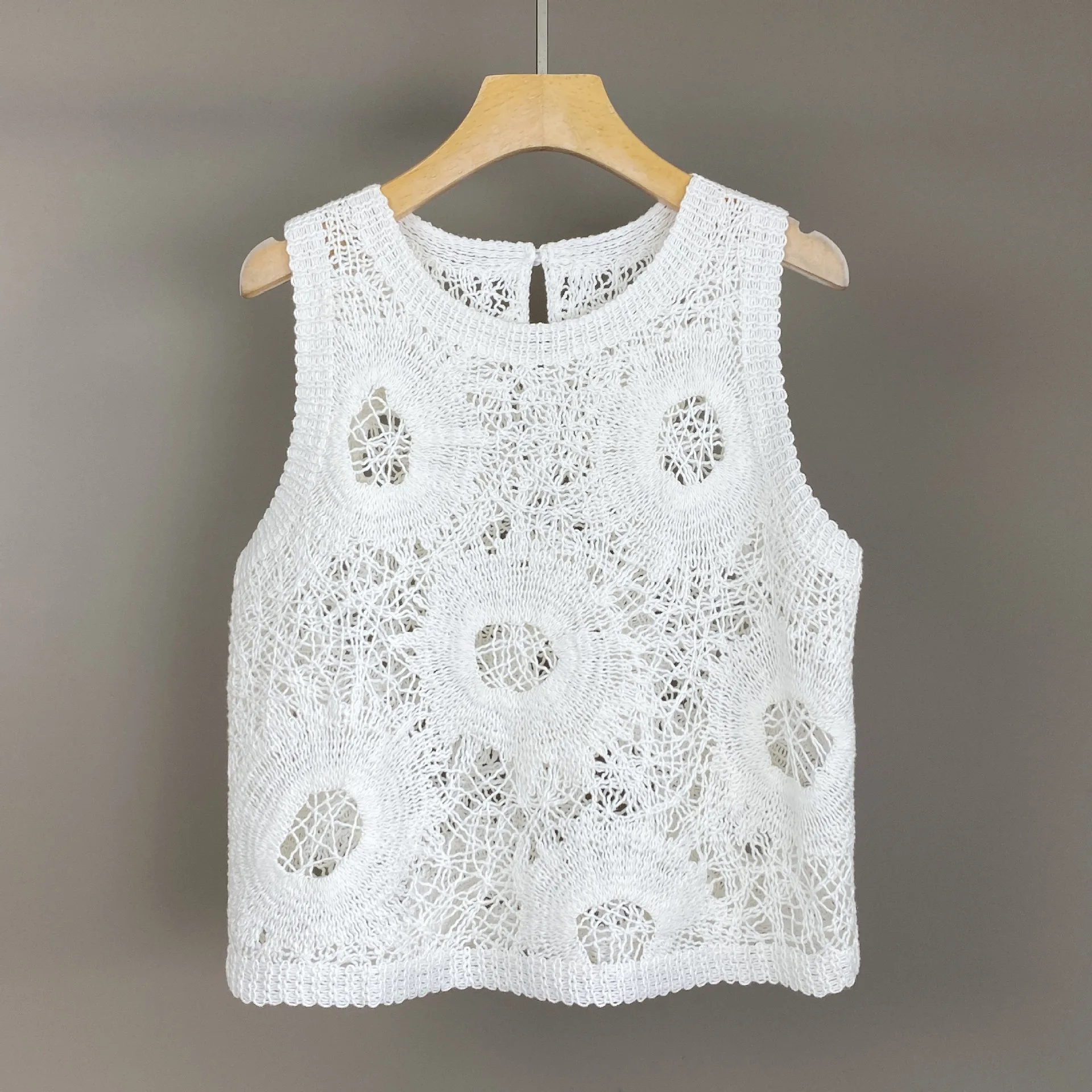 

New Spring/Summer Round Neck Hollow-Out Fashionable Comfortable Versatile Knitted Short-Sleeve Top For Women