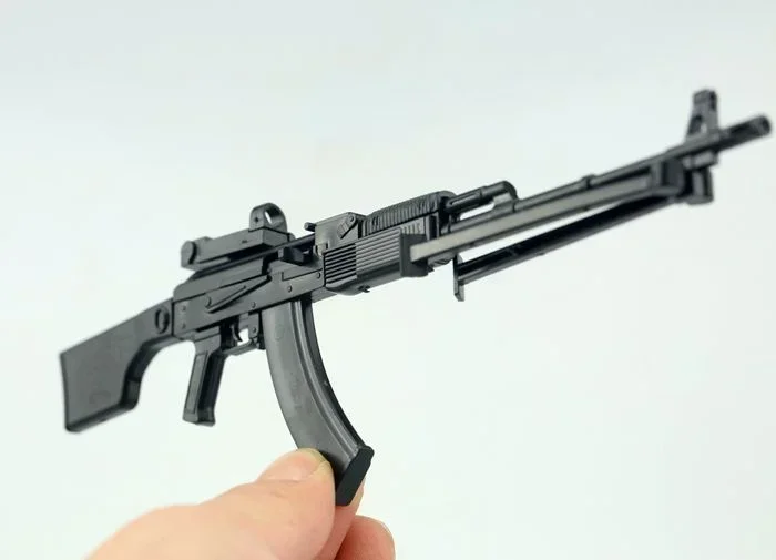 1:6 Scale RPK-74 RPK74M Machine Gun Assemble Plastic 4D Model Puzzles Bricks Military Weapon Table Toy for 12