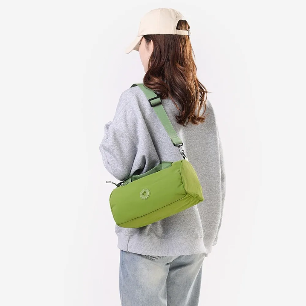 

Large Capacity Travel Crossbody Bag Simple Lightweigh Women Shoulder Bag Multiple Pockets Fashionable Fitness Bag Travel