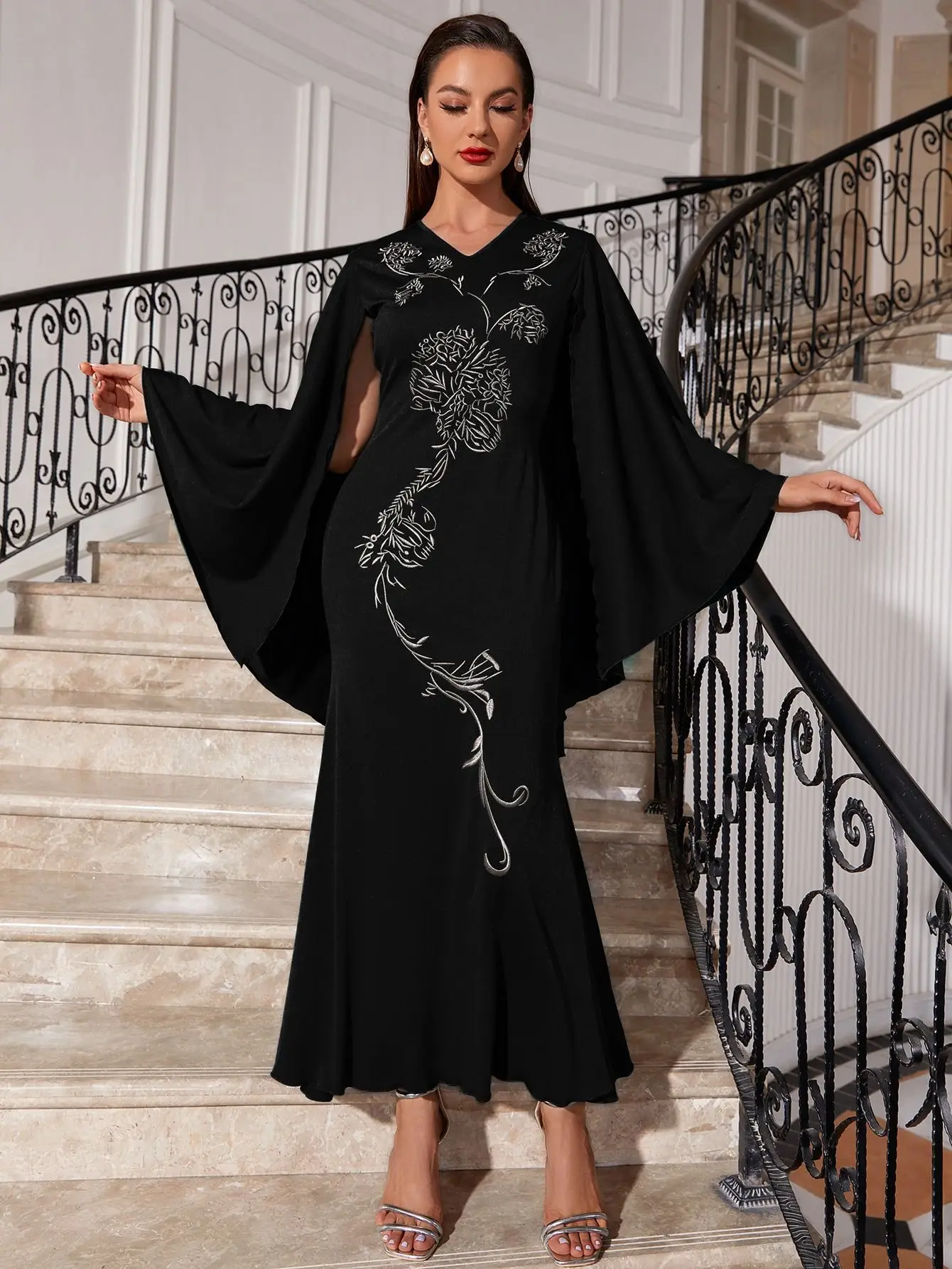 

Dubai Abaya Muslim Women Cloak Cape Sleeve Embroidery Long Maxi Dress Turkey Eid Ramadan Kaftan Islam Evening Party Caftan Gown