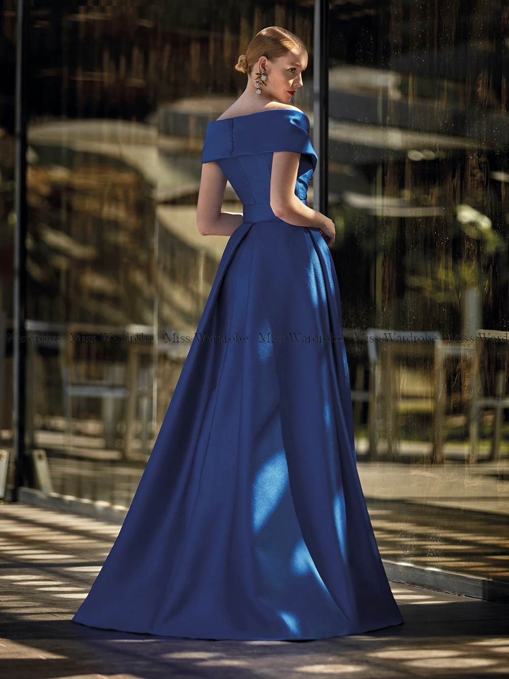 Glamorous Royal Blue Evening Dresses Off The Shoulder Satin Sweetheart High Slit Prom Party Formal Gowns With Belt Appliques