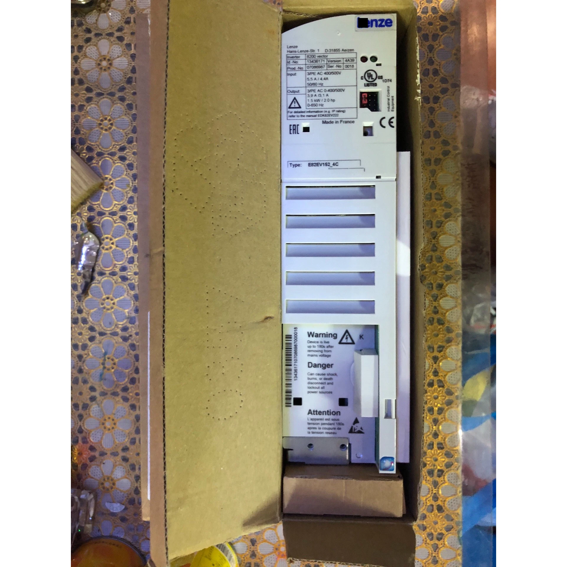 

Инверторный привод переменного тока E82EV152K4C 8200 1.5KW для Lenze