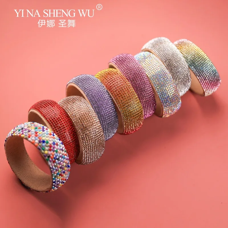 カラフルなダイヤモンド付きラテンダンスブレスレット女性ダンスパフォーマンスアクセサリー弾性ソフトリングカラーラインストーンブレスレット