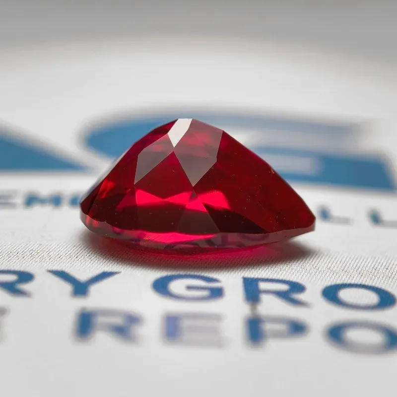 مختبر نمت روبي الكمثرى قطع حمامة الدم الأحمر اللون عالية الجودة سحر صنع المجوهرات المواد الرئيسية تحديد شهادة AGL
