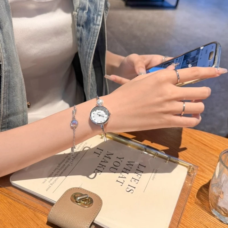 Classic trend women's watch elegant light luxury niche simple waterproof 2025 new quartz watch birthday gift