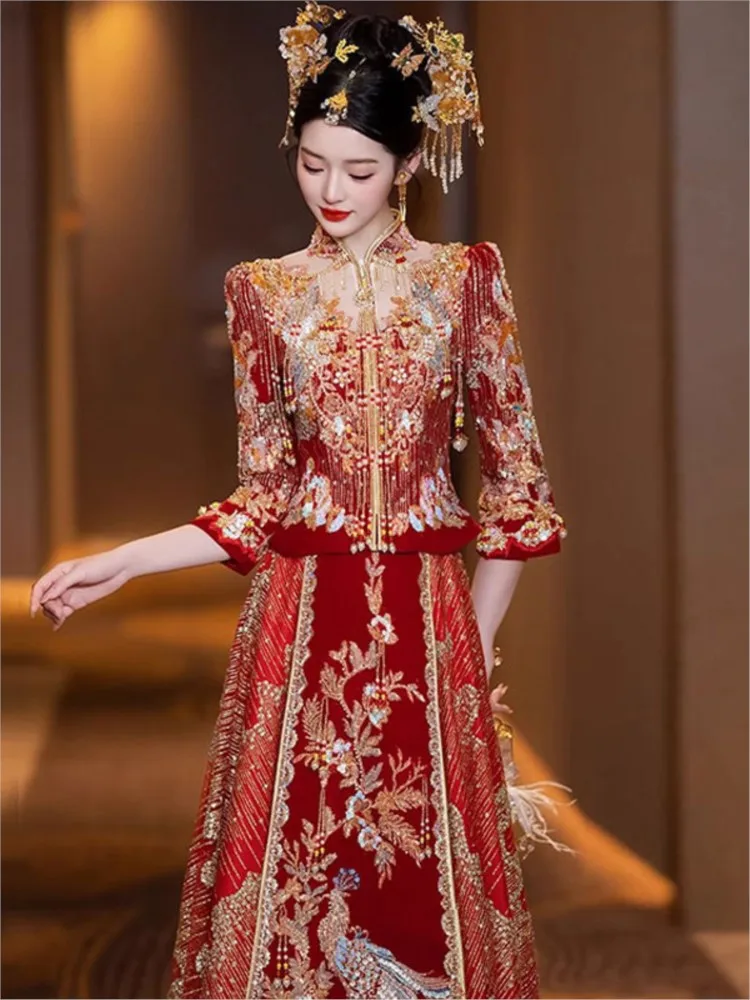 

New Chinese-style knot large-sized wedding dress for dragon and phoenix jackets has been released