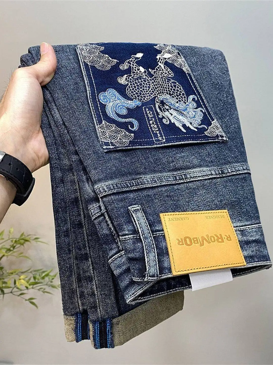 

Мужские джинсы с вышивкой в стиле ретро, зауженные, прямого кроя, весна-осень, модные, состаренные, эластичные, мягкие, универсальные, повседневные...