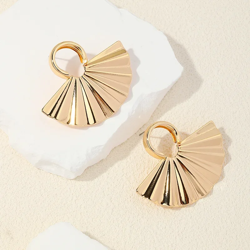 Simple Geometric Stud Earrings Metal Fan-shaped Pleated Texture Earrings Fashion Temperament Earrings Wholesale