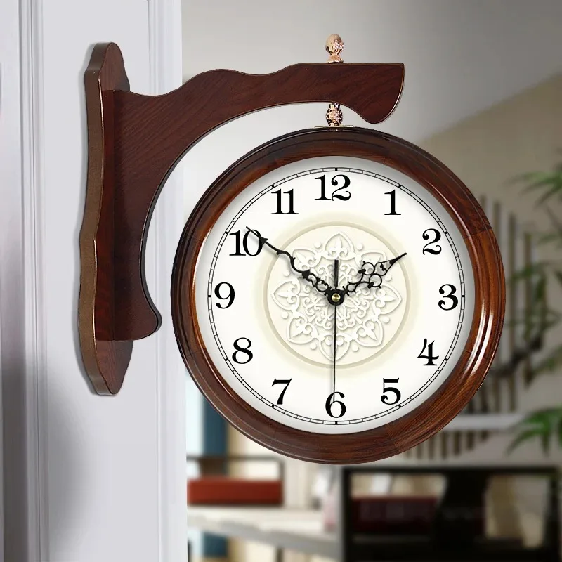 

Chinese double-sided wall clock, creative clock silent